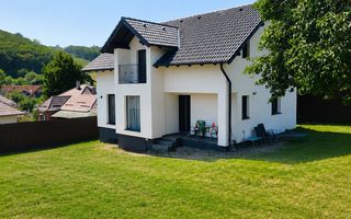 Casă singur în curte, materiale premium Corunca (4camere) - Poză 2