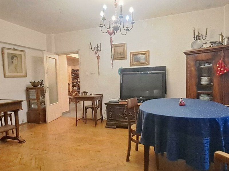 4 camere | 137 mp | Matei Voievod - Poză 5