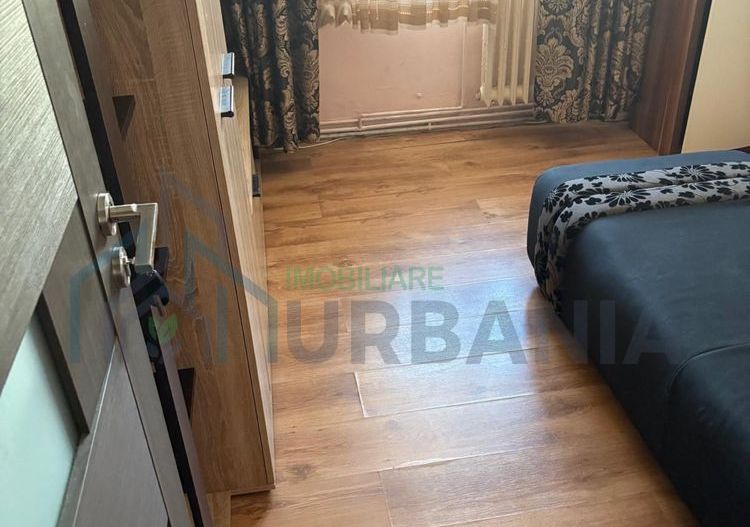 Camera libera in apartament cu 4 camere - Poză 3