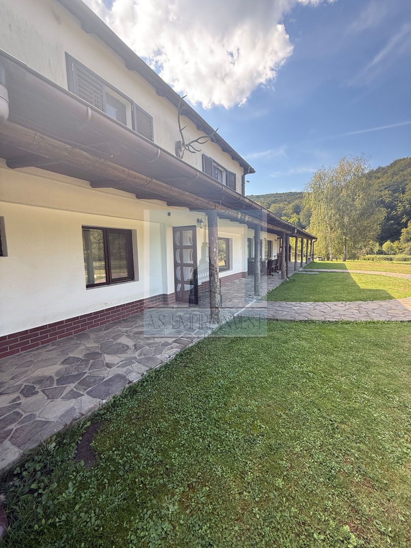 Complex Turistic activ,  2 lacuri ,teren 16800 mp -zona Valea Dobârlău - Poză 4
