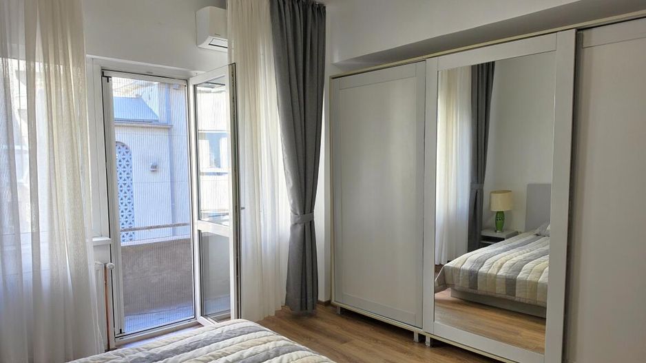 Piata Romana, 4 camere 138 MP total, Etaj 2/9, renovat - utilat, liber - Poză 31