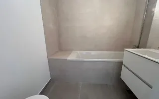 Apartament 2 Camere | Balcon cu Vedere spre Lac | Aproape de Metrou - Poză 11