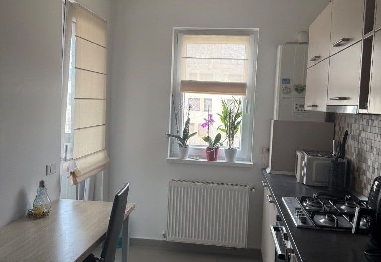 🏠 Apartament 2 camere decomandat – Apărătorii Patriei, Str. Orgu Tăna - Poză 9