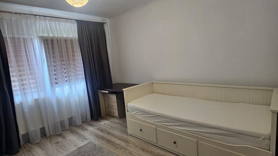 Apartament 3 camere, decomandat- 1 Mai, Sara - Poză 13