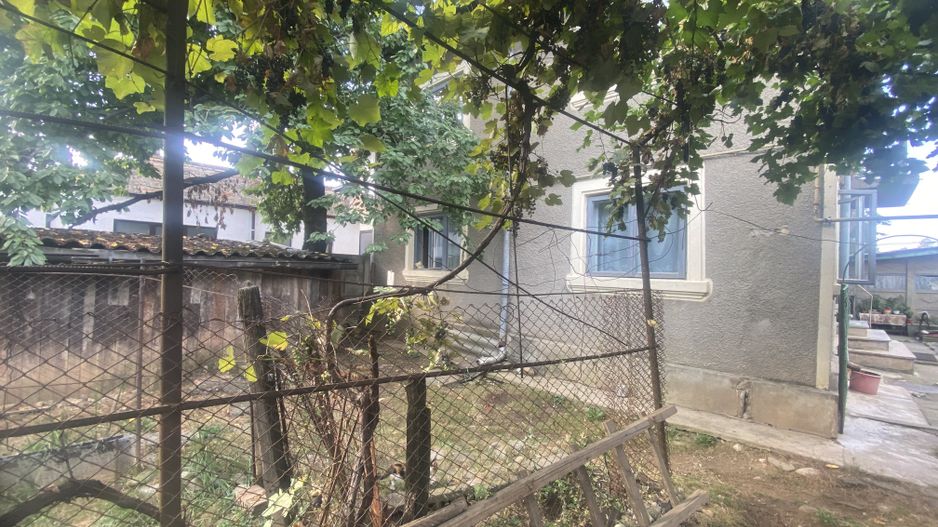 Vanzare casa cu 6 camere in Targoviste - vizavi de Colegiul Carabella - Poză 19