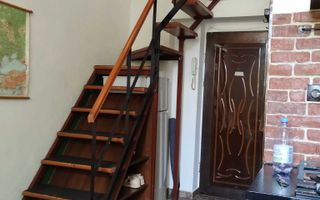 Garsonieră cu mansardă în Copou, lângă Liceul Negruzzi, Iași – 450 € - Poză 3