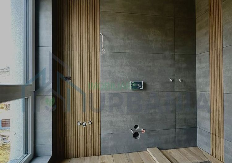 Vilă nouă în Barnova, 216 mp utili, 4 dormitoare, 4 băi, garaj, teren 700 mp - Poză 8