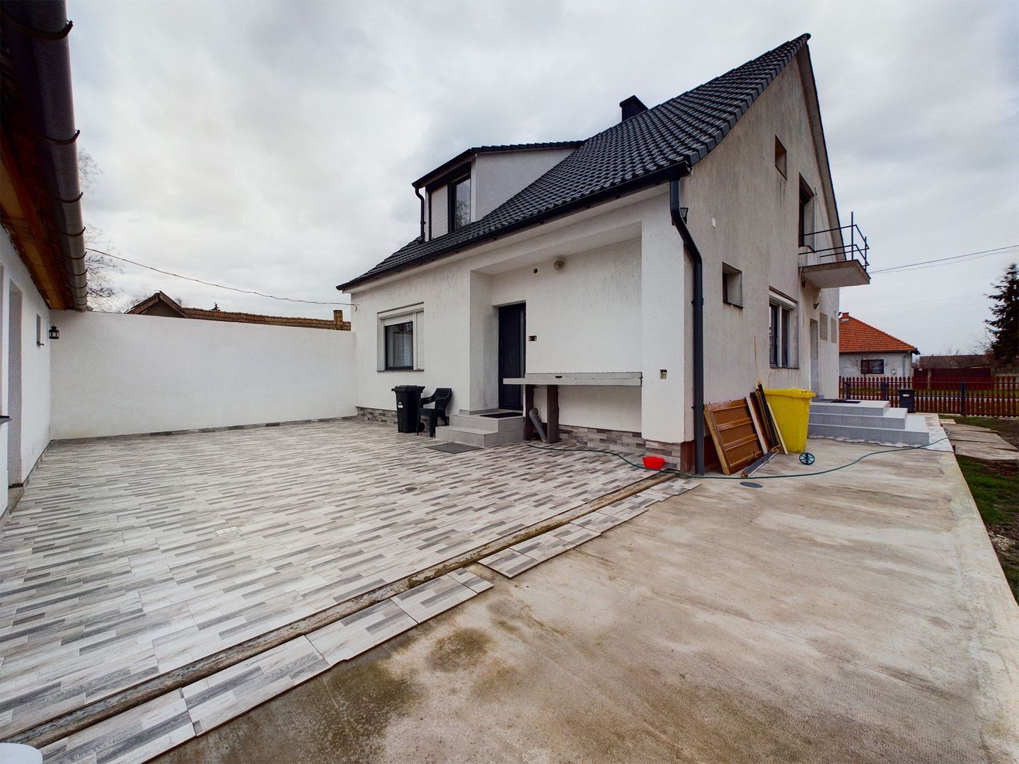 Casă nouă cu teren generos la graniță - Poză 3