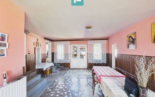 Casă solidă cu 5 camere in localitatea Almaș, Arad - Poză 2