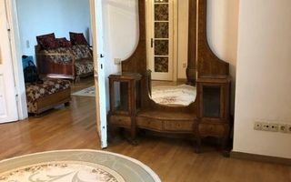 Apartament în vilă, zonă centrală, parcare - Poză 14