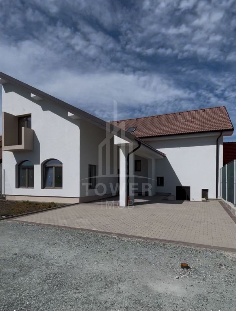 Casa rezidențială cu 7 camere, 3 băi, dressing, pivniță – Sura Mica - Poză 1