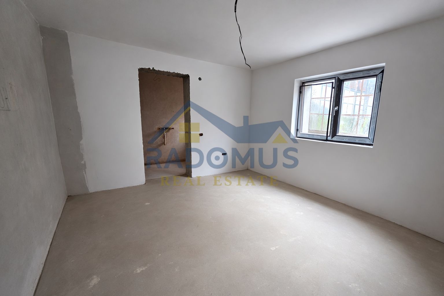 Vila Tătărani - 280 mp utili - 500 mp Teren - 8 Camere + 4 Băi - Poză 8