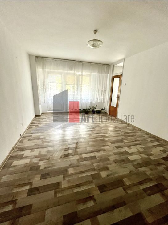 GARSONIERA  SEBASTIAN- MOTOC - Poză 1