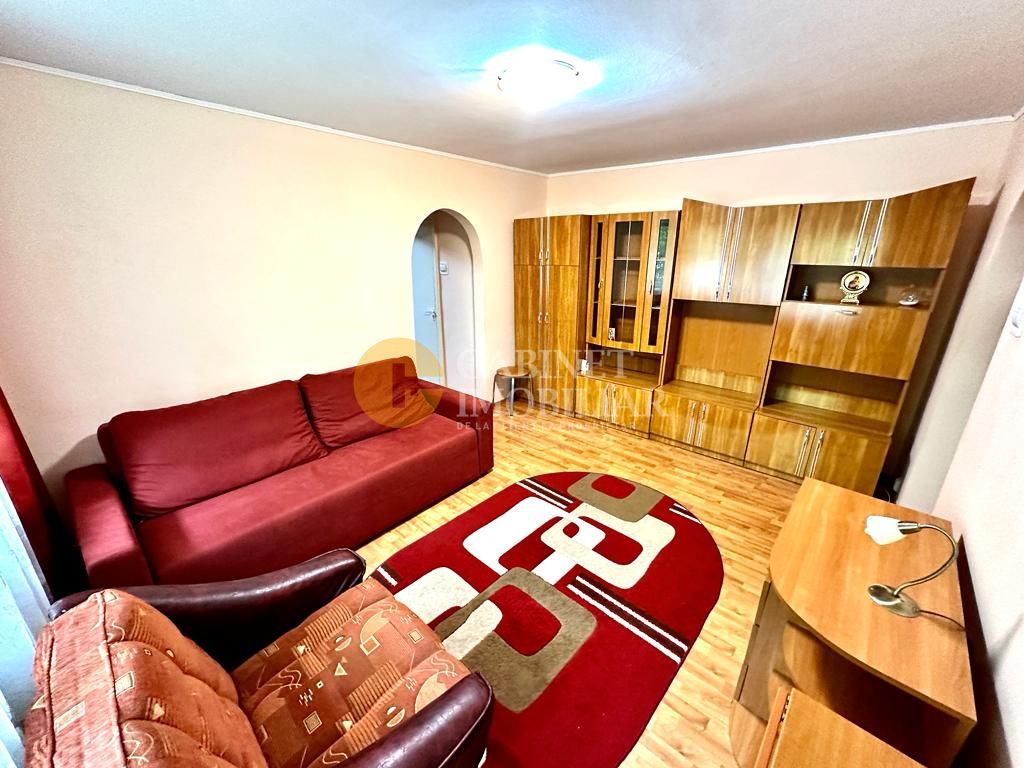 Apartament cu 2 Camere Semidecomandat - Mobilat si Utilat - Zona Podu Ros - Poză 1