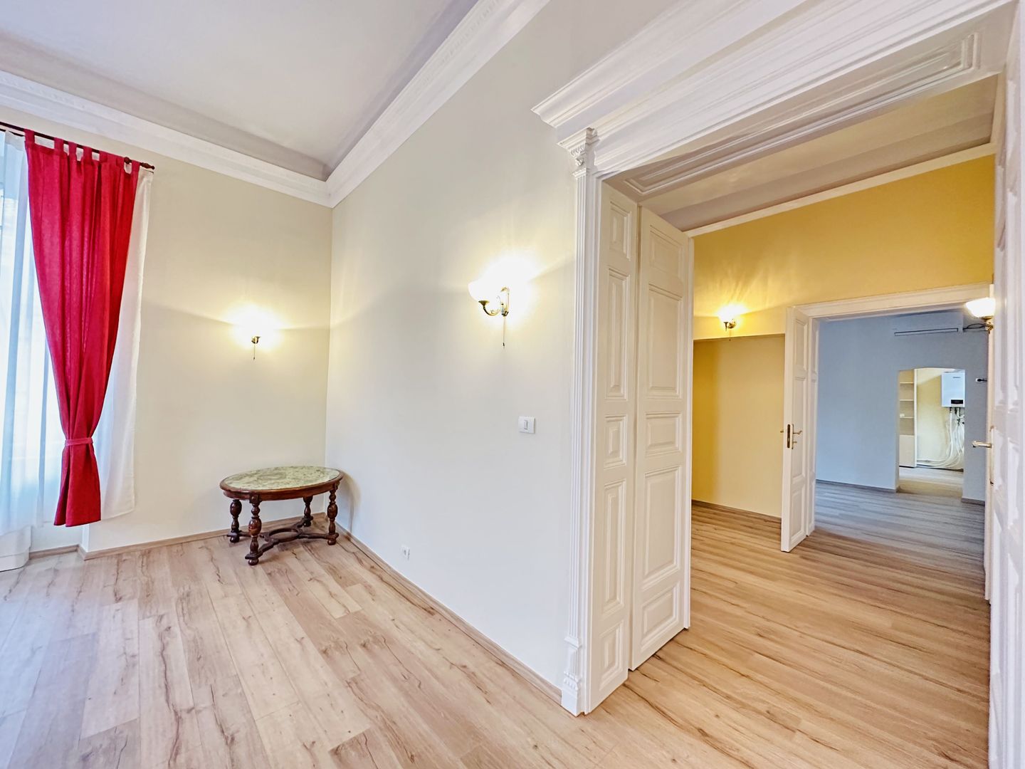 Spațiu Birouri de Închiriat cu Vedere Minunată în P-ta Unirii, Com 0% - Poză 2