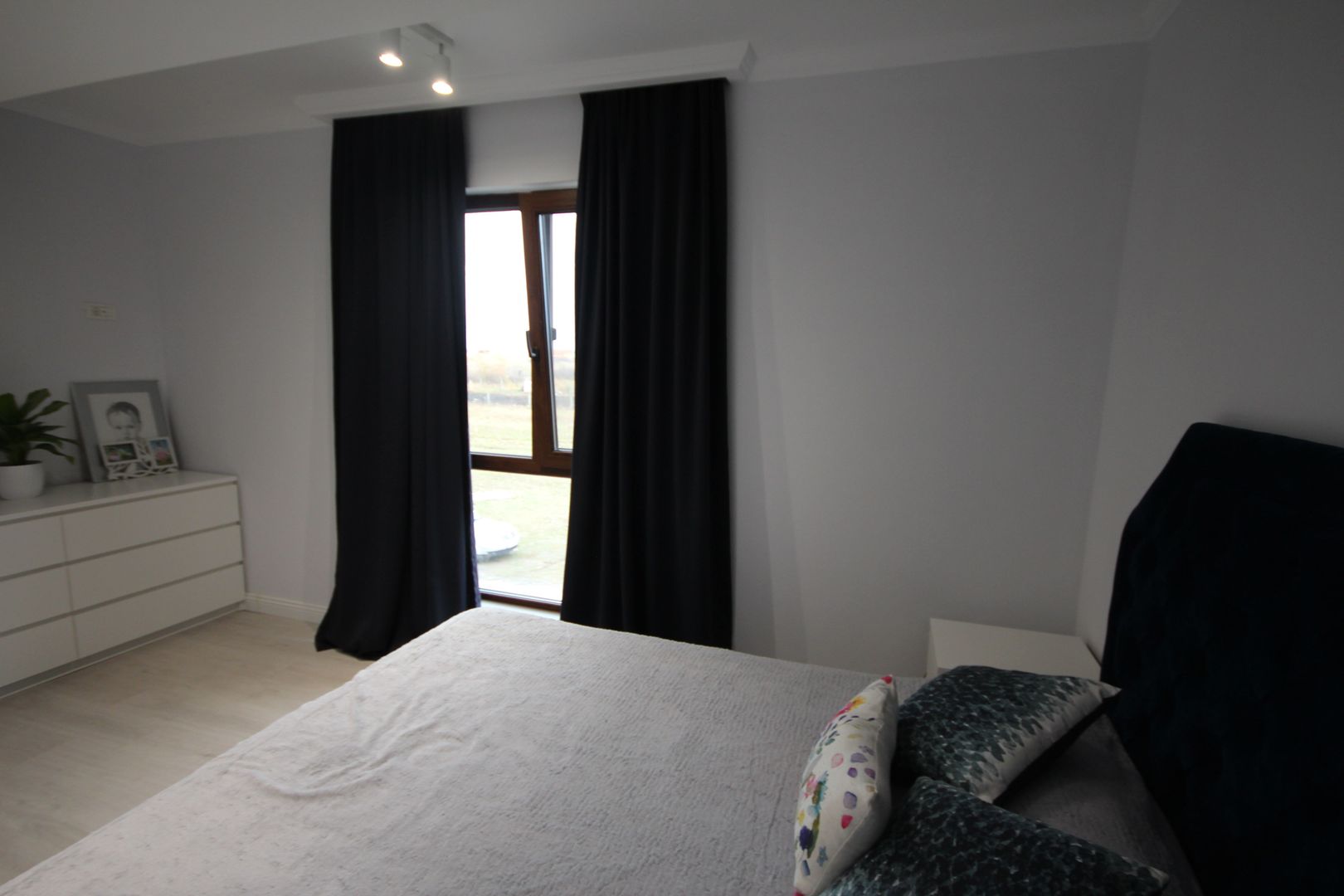 Modern si primitor - Poză 11