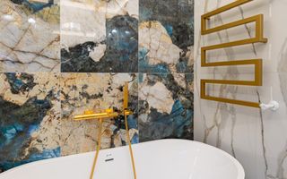 Apartamentcu 2 camere finisat lux in zona centrala - Poză 14