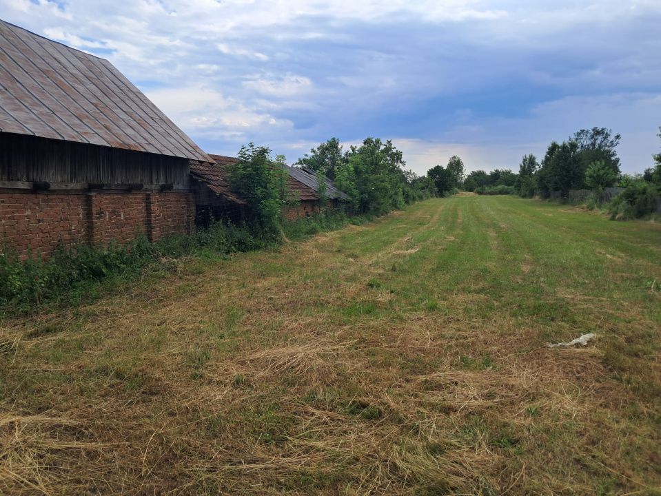 TEREN INTRAVILAN POLOVRAGI - Poză 2