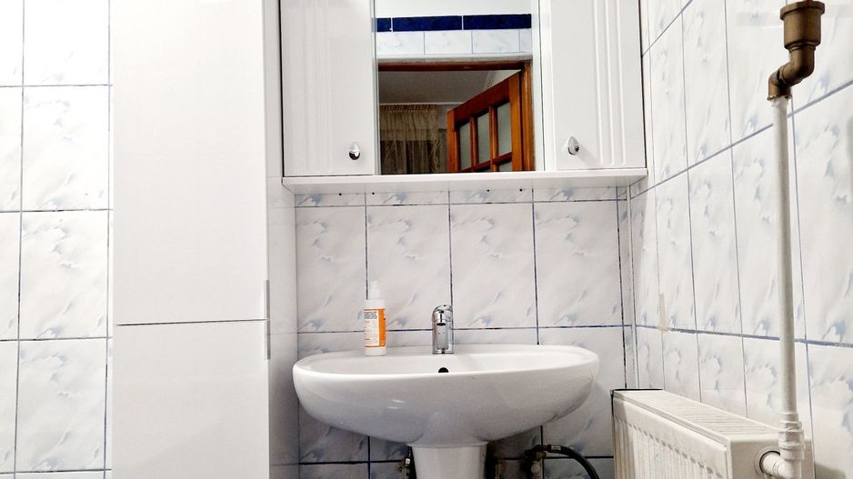 2 camere 60 mp, DECOMANDAT, 1 Mai, vila - Poză 5