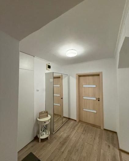 Vanzare Apartament 3 camere, etaj 1, 2 băi, renovat, mobilat, utilat - Sector 5 - Poză 7