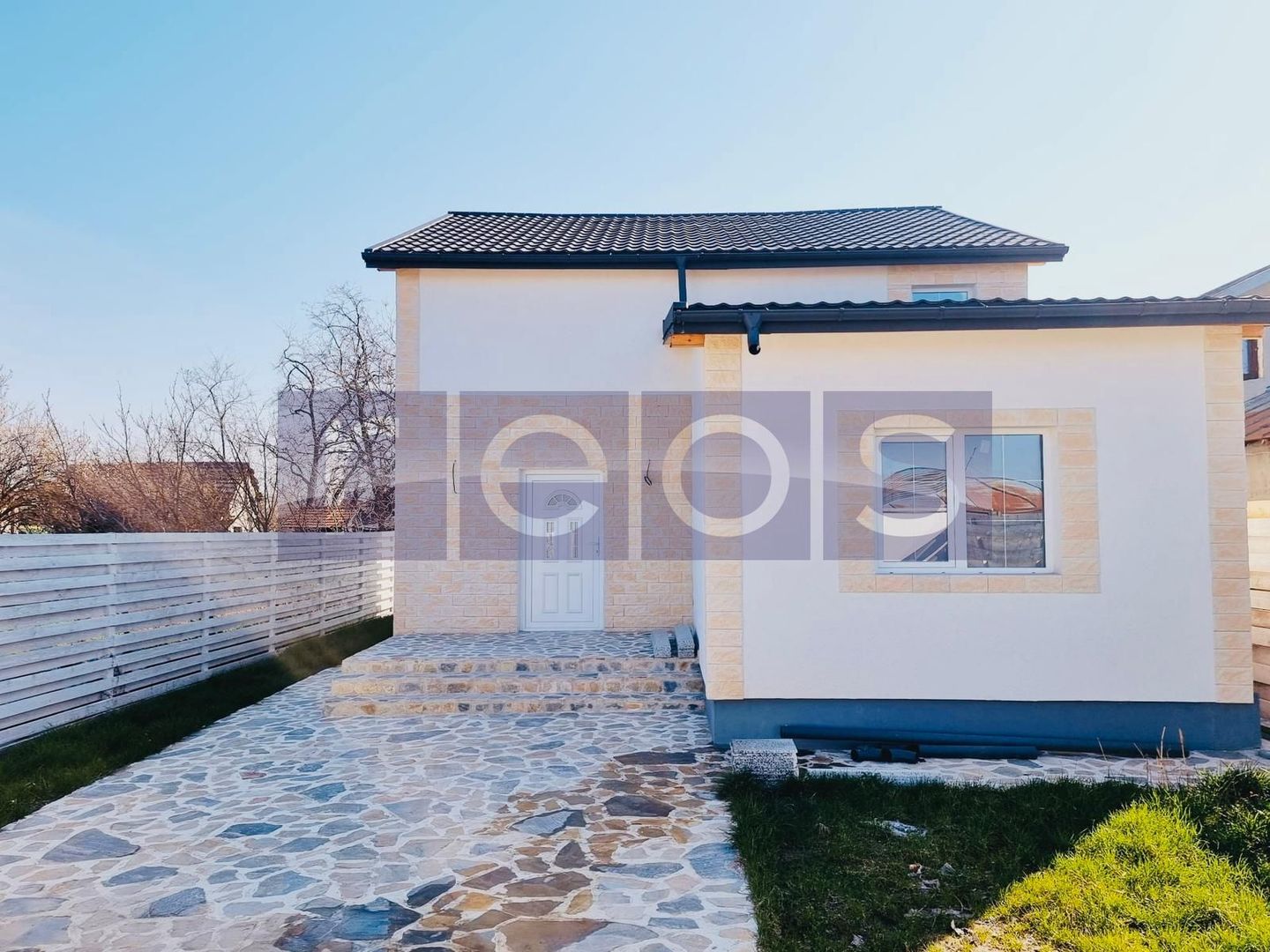 VILA DE VANZARE | 5 CAMERE | BURIAS - Poză 2