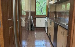 Garsonieră cocheta, mobilată și utilată, etaj 1, metrou Titan - Poză 3