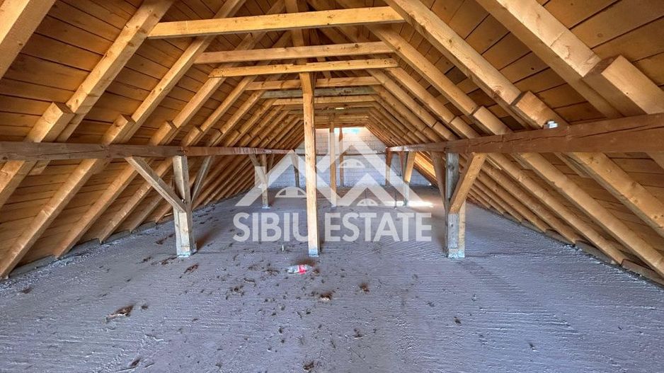 Casa 130 mp, teren 2800 mp, priveliște superbă – Marginimea Sibiului - Poză 8