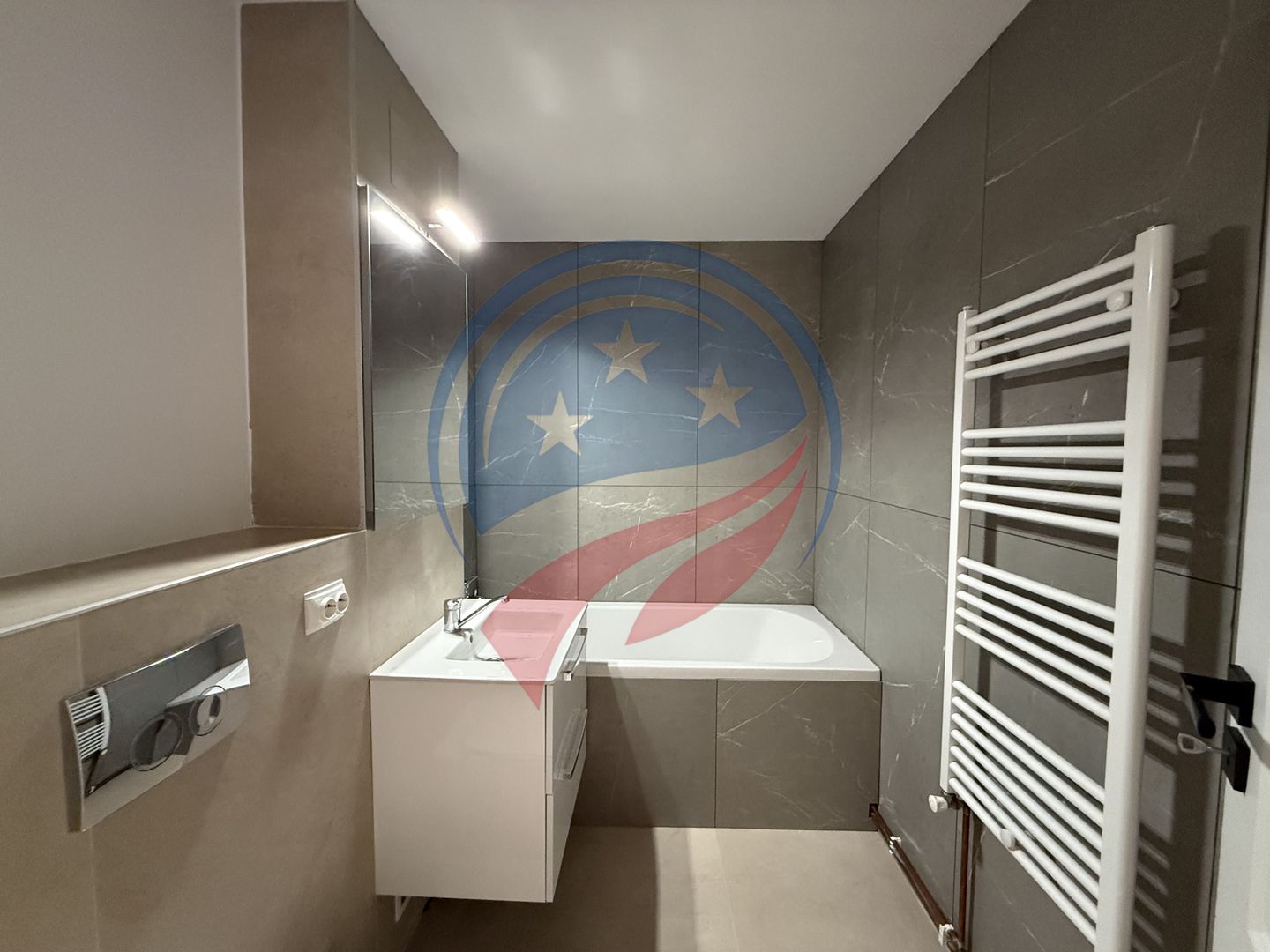 Apartament 4 camere decomandat/1 mai/ ultrafinisat/Craiova - Poză 2