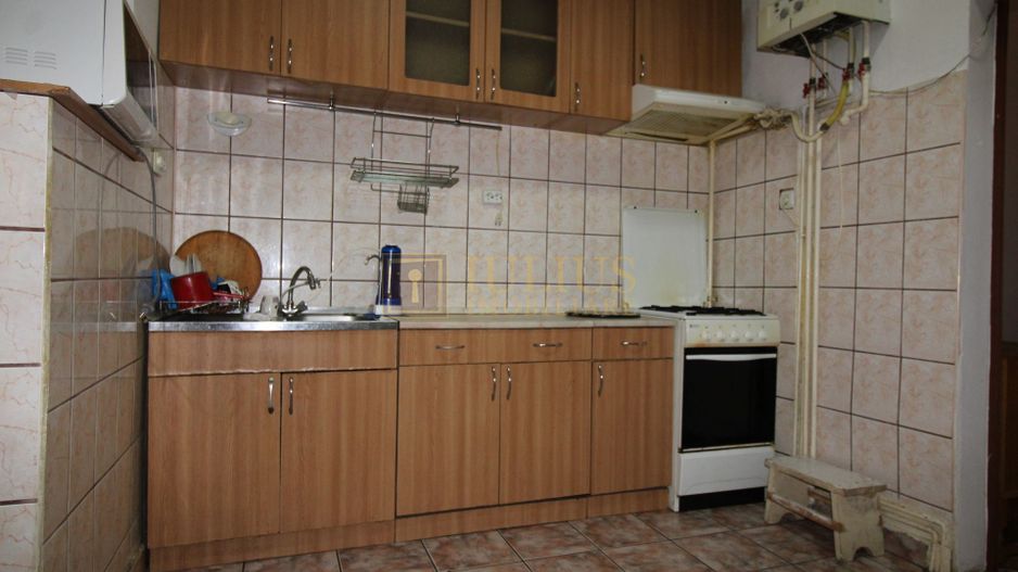 ideal pentru studenti sau o familie, cladire istorica, centrala proprie - Poză 14