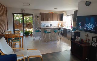 Casa de vanzare înșiruită cu etaj – Florești, zona Stadionului - Poză 1