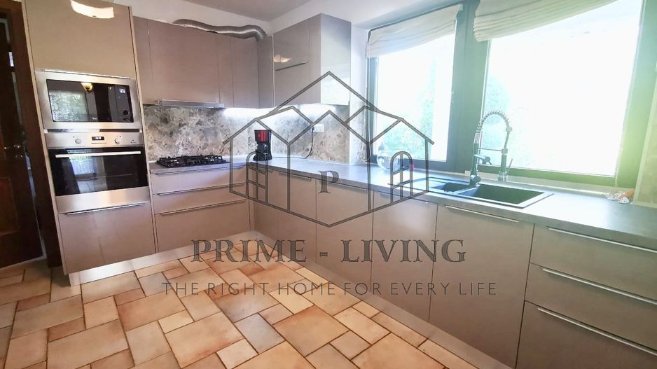 DE INCHIRIAT VILA CU 8 CAMERE, PISCINA SI GRADINA DE 1000MP IN PIPERA - Poză 19