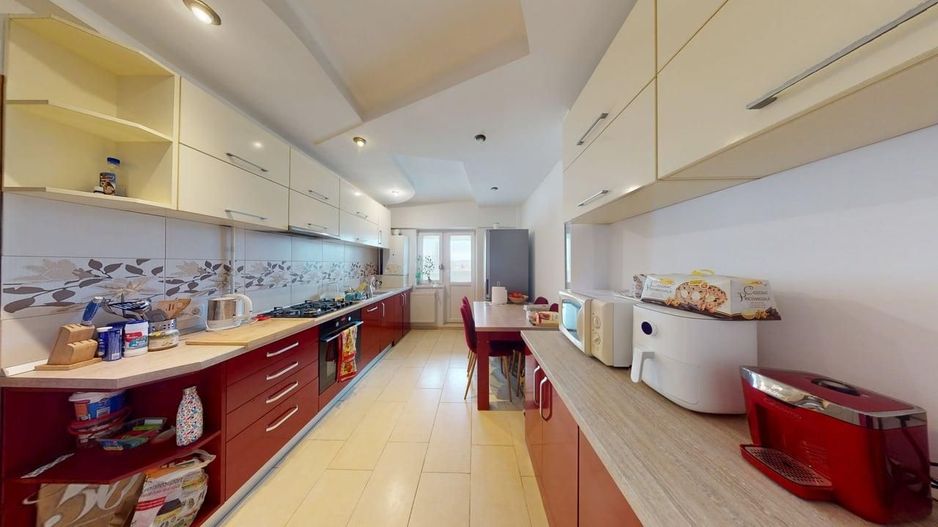 Apartament in zona centrala, la cheie, mobilat, utilat, et intermediar - Poză 6