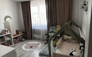 Apartament cu 2 camere, balcon închis, parcare, zona Parcul Poligon. - Poză 1