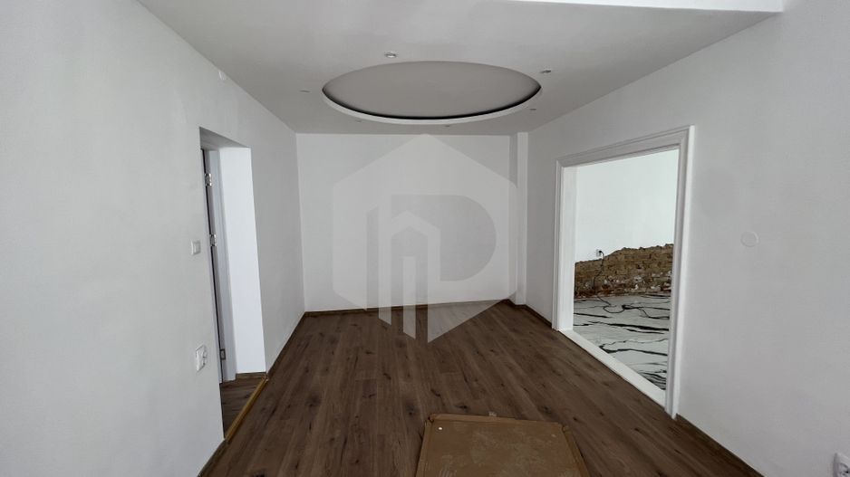 De vanzare casa renovata- 2 cladiri- Zona Moldoveanu-- 400 mp utili - Poză 4