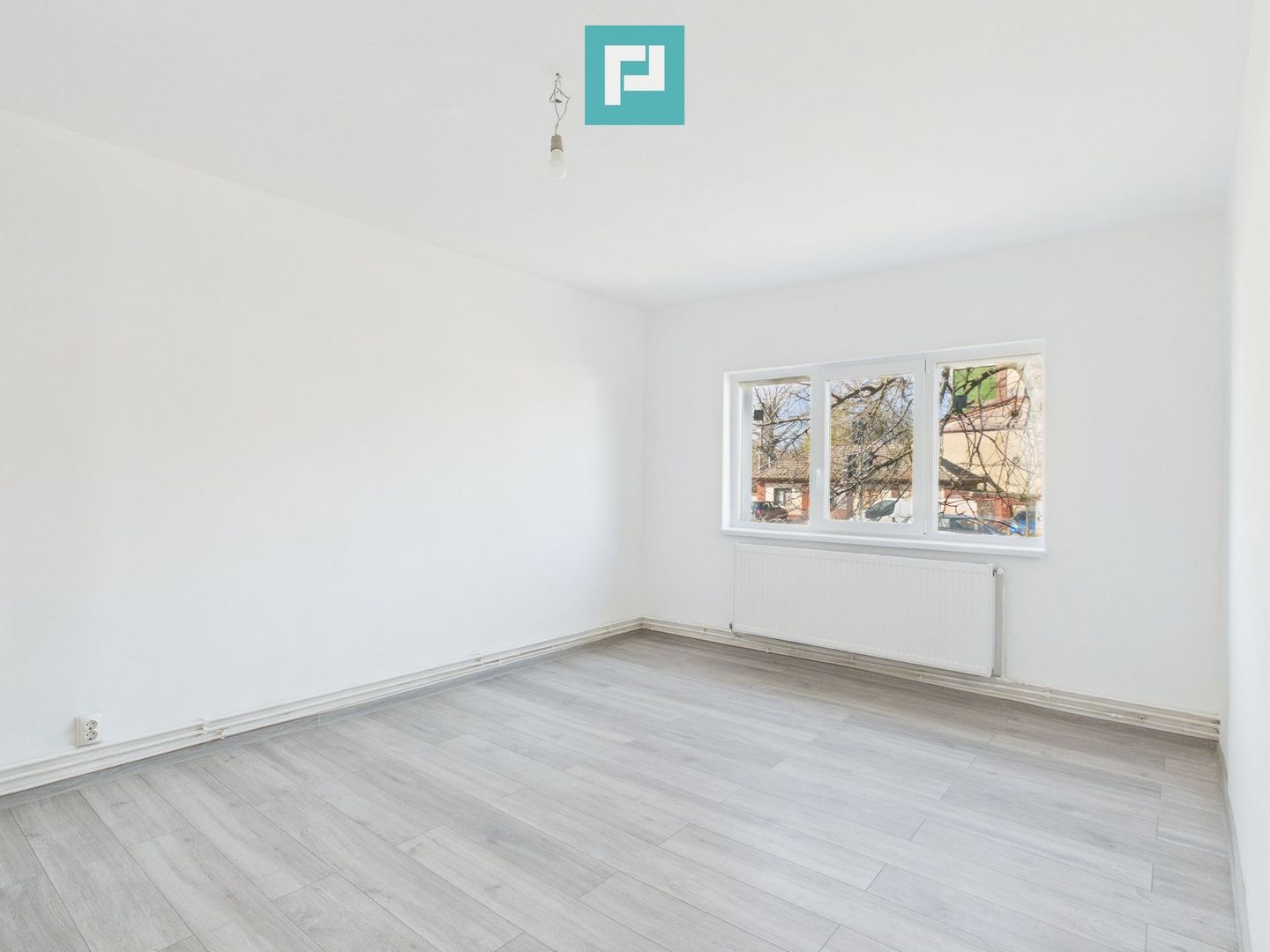 Ap. 4 camere, bloc anvelopat, 2 băi Freidorf - Poză 1