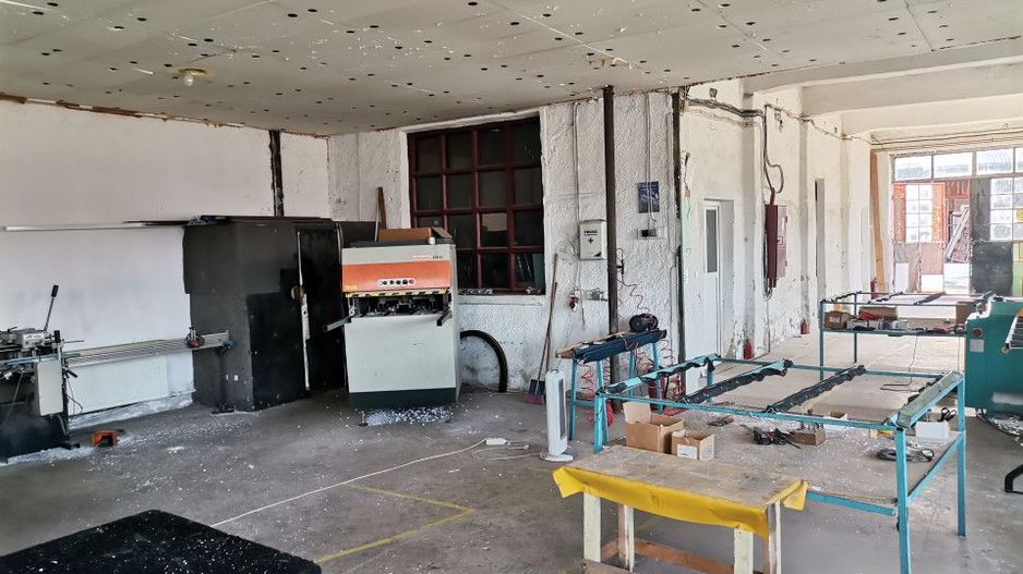 Vanzare hala atelier, stradal, Stalpeni - Poză 3