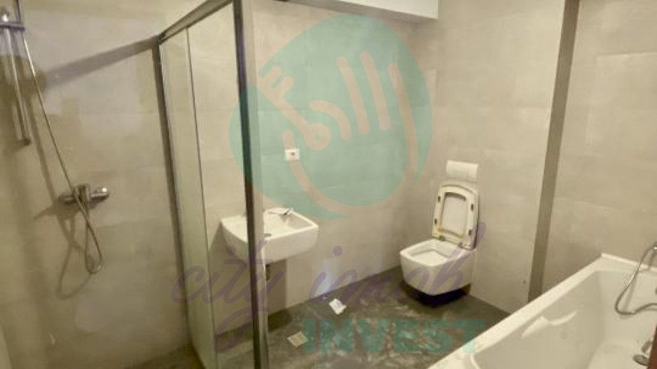 Apartament cu curte englezeasca si 2 intrari pozitionat langa lac - Poză 9