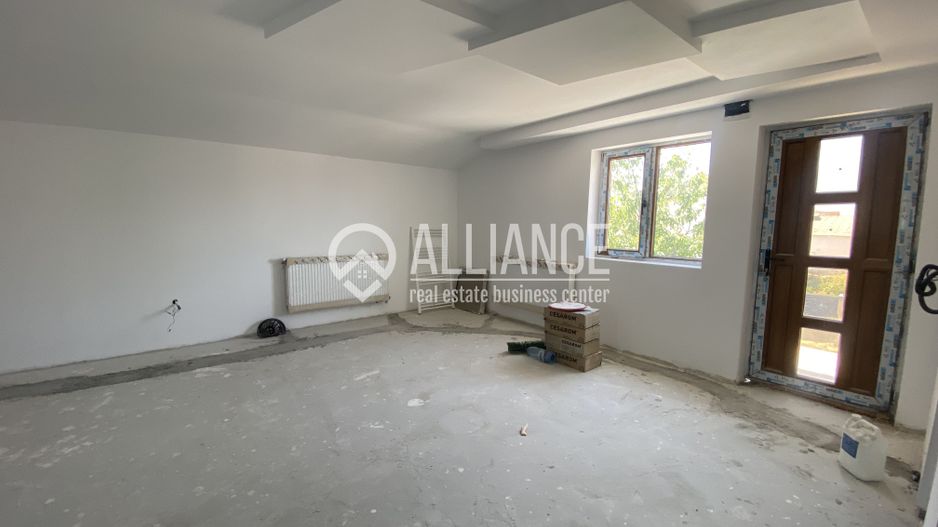 VALU LUI TRAIAN(COD 07) -Casa P+M 5 camere cu teren de 300 mp - Poză 9