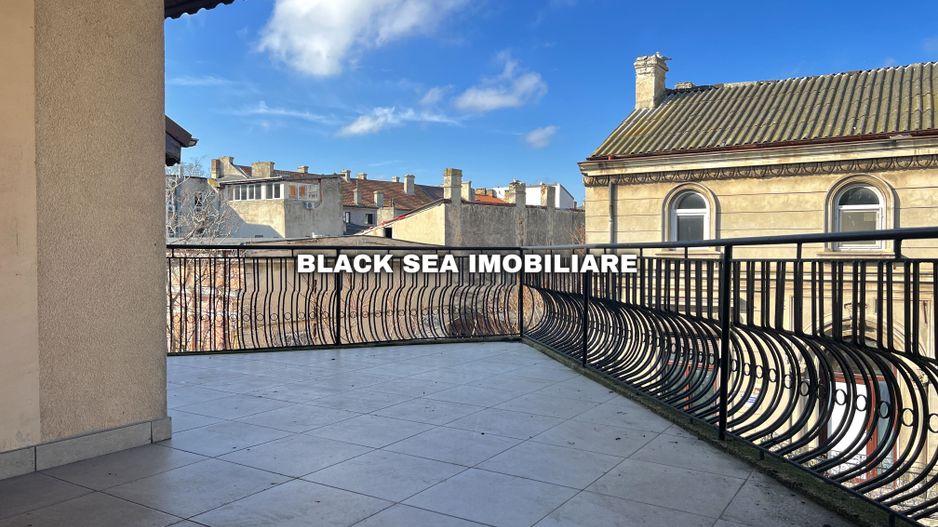 Vila 7 camere D+P+1+M - Gaze - 2 Garaje - 50m de plaja - Ocazie Unică - Poză 2