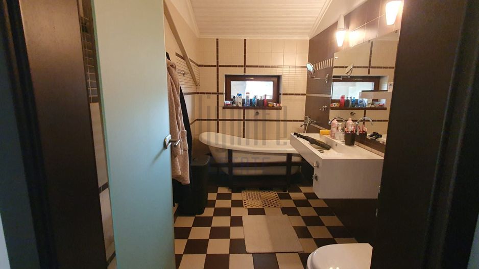 Casă de vânzare Tâncăbești, - Poză 9