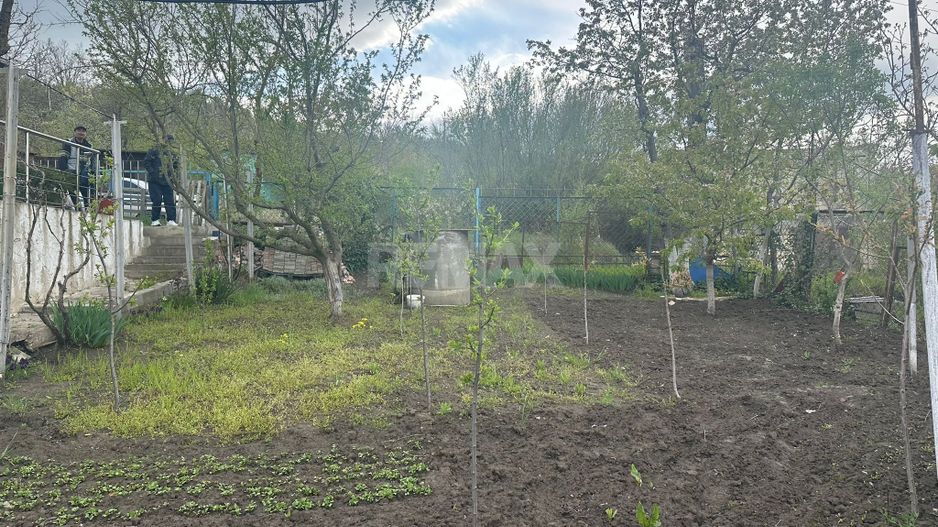 De vânzare lot pentru casă de vacanță- Răzeni, Ialoveni ,La doar câțiva pasi de Lacul Piatihatka - Poză 3