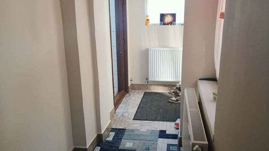 Casa singur in curte zona Astra - Poză 23