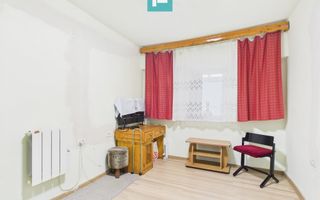 Casă complet renovată în Orțișoara. - Poză 3