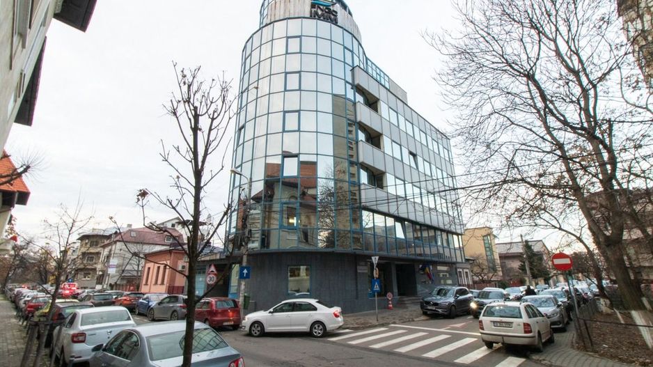 Cladire de birouri inchiriata | Randament +7,5% / an | Contract ferm | - Poză 1