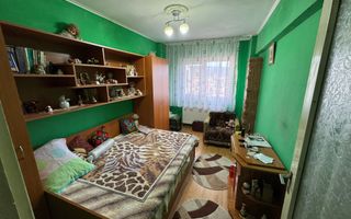 APARTAMENT 3 CAMERE CAMPULUNG, ETAJ 4, GRUI - Poză 2