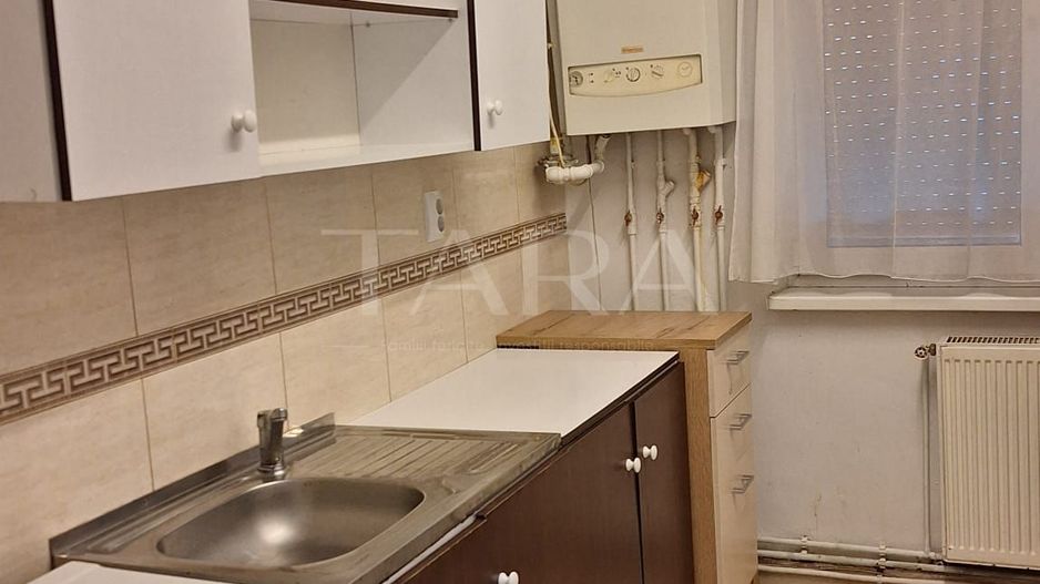 Apartament 2 camere, decomandat, zona Centrală - Poză 1