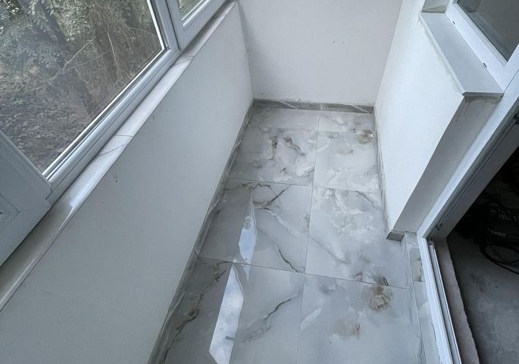 Apartament 3 camere  Dacia  etaj 2 cu centrala - Poză 8