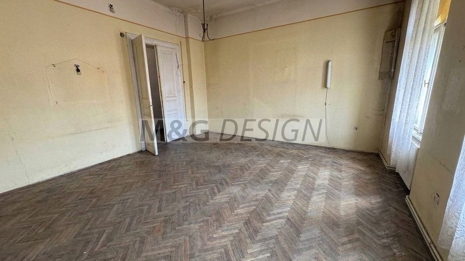 Apart cladire istorica Sinaia etaj 1 cu centrala - Poză 18