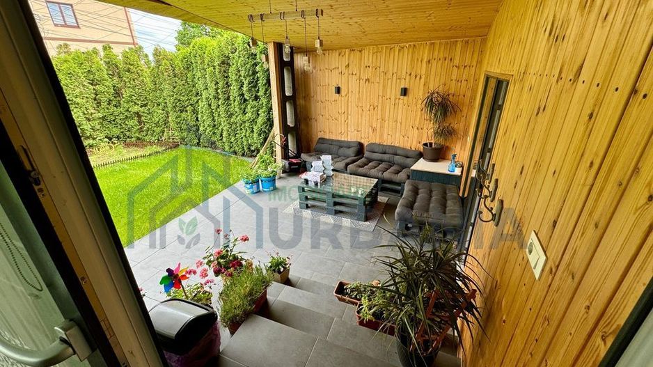 Proprietate mixtă: locuință și spațiu comercial, Miroslava - Poză 4