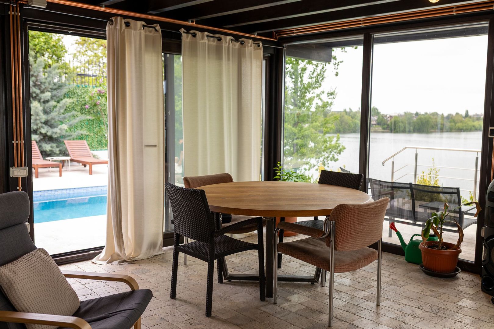 Vilă cu acces direct la lac | Piscină încălzită, sauna - Poză 4